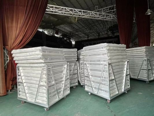 Un événement sûr et confortable avec LEDIKA Crowd Control Barrier Perfect